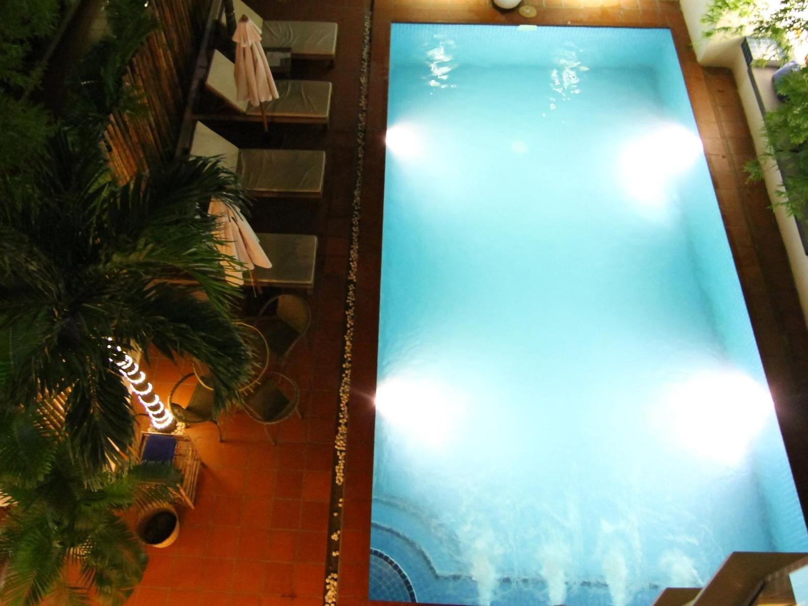 Jasmin Monument Hotel Phnom Penh Exterior foto