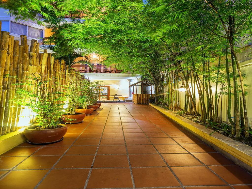 Jasmin Monument Hotel Phnom Penh Exterior foto